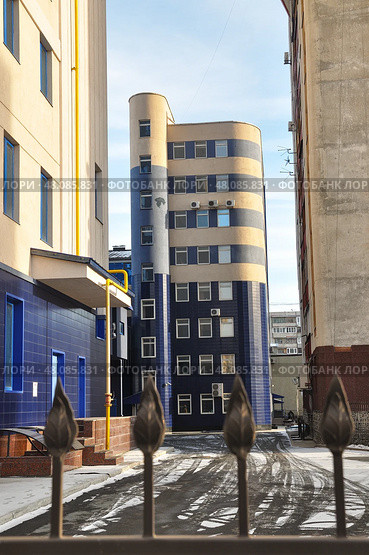 Город Тюмень. Административное здание. Улица Пермякова, дом 46 (2018 год). Стоковое фото, фотограф Александр Тараканов / Фотобанк Лори