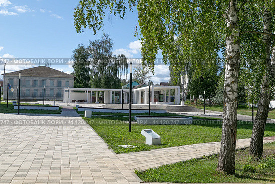 Город Венёв,Тульская область, Россия. Павильон туристко-информационного центра (ТИЦ) на улице Красная площадь (2024 год). Стоковое фото, фотограф Наталья Николаева / Фотобанк Лори