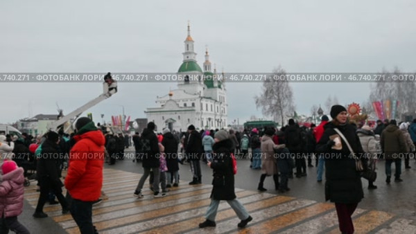 Город Ялуторовск. Народное гулянье на масленицу. Редакционное видео, видеограф Александр Тараканов / Фотобанк Лори