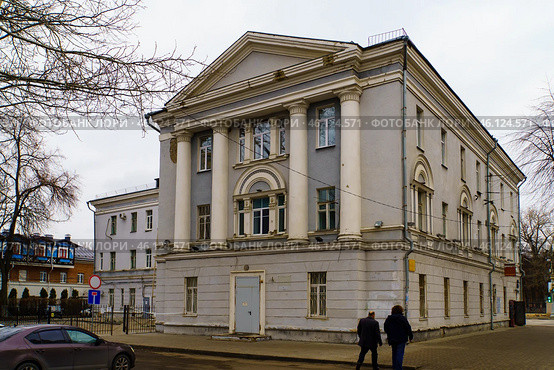 Городской пейзаж. Комплекс зданий губернской земской больницы с домовой церковью. Воронеж. Редакционное фото, фотограф Владимир Шибаев / Фотобанк Лори