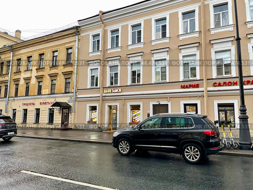 Городской пейзаж, Петровская улица, город Кронштадт. Жилые дома 17 и 19 (год постройки 1900). Салон красоты Мария, Кафе Блин'ОК, магазин Продукты, Буфет №19. Редакционное фото, фотограф Щеголева Ольга / Фотобанк Лори