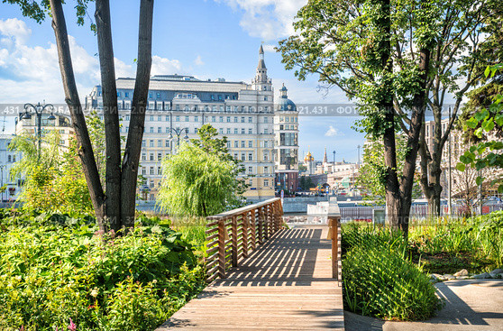 Гостиница "Балчуг" в Москве. Hotel Baltschug in Moscow (2019 год). Стоковое фото, фотограф Baturina Yuliya / Фотобанк Лори