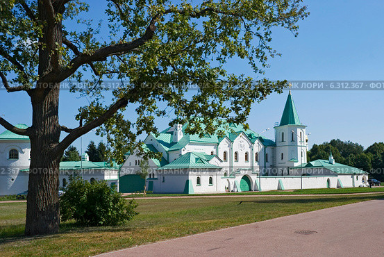 Государева ратная палата. Пушкин (2014 год). Редакционное фото, фотограф Александр Щепин / Фотобанк Лори