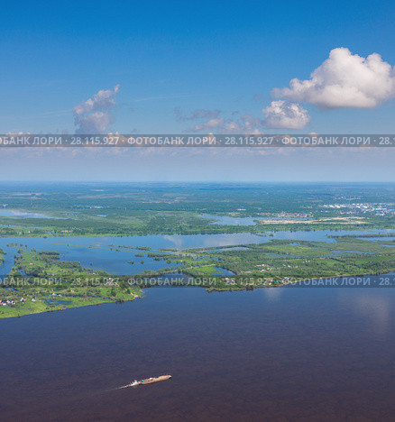 Great river in spring, top view. Стоковое фото, фотограф Владимир Мельников / Фотобанк Лори