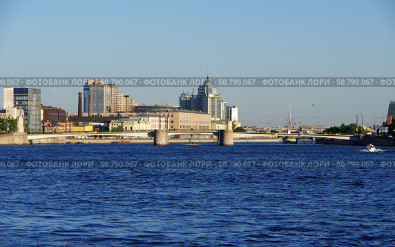 Гренадёрский мост через Большую Невку, Санкт-Петербург (2021 год). Редакционное фото, фотограф Алексей Иванов / Фотобанк Лори