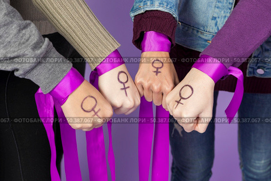 group female activists together. Стоковое фото, агентство Ingram Publishing / Фотобанк Лори