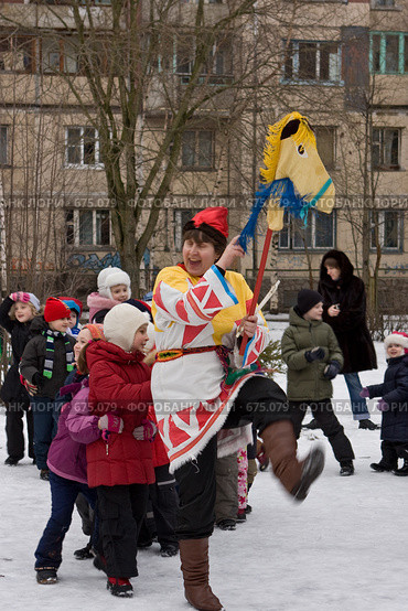 Гулянья на масленицу. Проводы зимы (2008 год). Редакционное фото, фотограф Ольга Хорькова / Фотобанк Лори