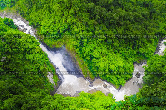 Haew Narok Waterfall is beautiful and very high at Khao yai National, Thailand. Стоковое фото, агентство Ingram Publishing / Фотобанк Лори