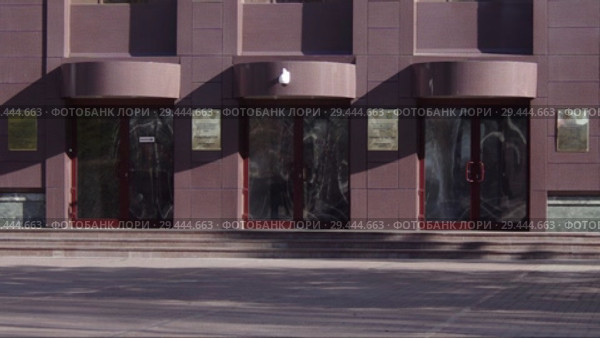 Ханты-Мансийск. Здание правительства и областной думы. Khanty-Mansiysk city - сounty government building. (2016 год). Стоковое видео, видеограф Евгений Романов / Фотобанк Лори