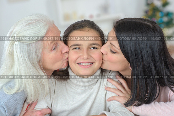 Happy family at home. Стоковое фото, агентство Ingram Publishing / Фотобанк Лори