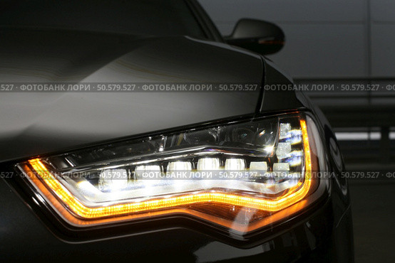 Headlight of the car stock photo. Стоковое фото, агентство Ingram Publishing / Фотобанк Лори