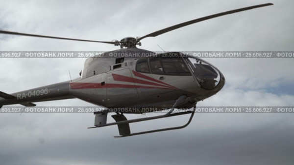 Helicopter landing shot. Стоковое видео, видеограф Алексей / Фотобанк Лори