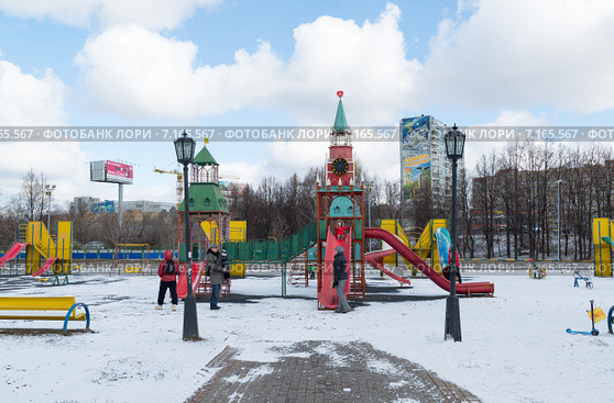 Химки, сквер Марии Рубцовой (2015 год). Редакционное фото, фотограф Володина Ольга / Фотобанк Лори