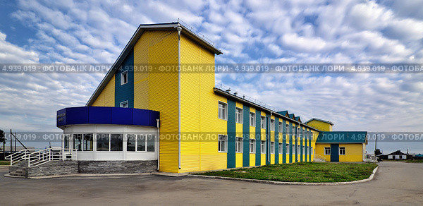 Хирургический корпус Тункинской ЦРБ. Село Кырен. Республика Бурятия (2013 год). Стоковое фото, фотограф Виктор Никитин / Фотобанк Лори