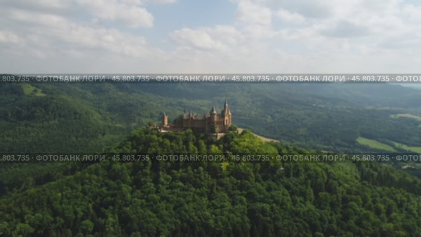 Hohenzollern Castle, Germany. Aerial FPV drone flights. (2018 год). Стоковое видео, видеограф Андрей Армягов / Фотобанк Лори
