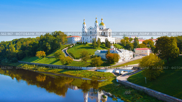 Holy Assumption Cathedral of Assumption on hill and Holy Spirit convent and Western Dvina River in summer. Vitebsk (2019 год). Стоковое фото, фотограф Papoyan Irina / Фотобанк Лори