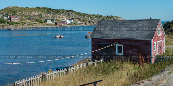 House along the coast, Twillingate, South Twillingate Island, Newfoundland And Labrador, Canada (2013 год). Стоковое фото, агентство Ingram Publishing / Фотобанк Лори