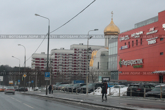 Храм Алексия, человека Божия, в Крылатском на Рублёвском шоссе (2023 год). Редакционное фото, фотограф Дмитрий Неумоин / Фотобанк Лори