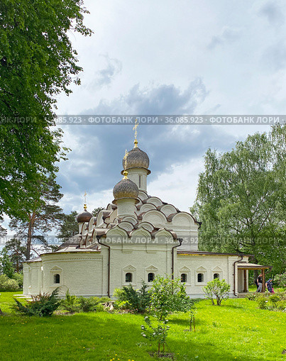 Храм Архангела Михаила. Усадьба Архангельское (2021 год). Редакционное фото, фотограф Мария Кылосова / Фотобанк Лори