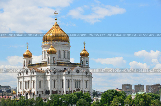 Храм Христа Спасителя летом, Москва. Стоковое фото, фотограф Овчинникова Ирина / Фотобанк Лори