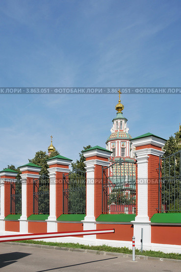 Храм Иоанна Воина на Большой Якиманке в Москве. Стоковое фото, фотограф stargal / Фотобанк Лори