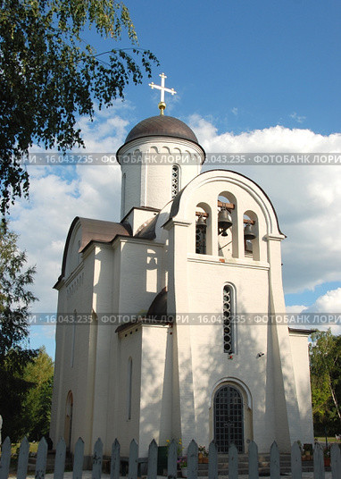 Храм Покрова Пресвятой Богородицы в посёлке Шереметьевский. Город Долгопрудный. Мытищинский район. Московская область (2011 год). Стоковое фото, фотограф lana1501 / Фотобанк Лори