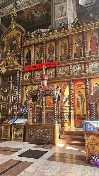 Храм Рождества Христова внутри. Краснодар. Редакционное фото, фотограф Марина Володько / Фотобанк Лори