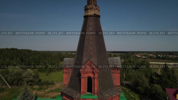Храм Святой Екатерины Великомученицы в селе Рахманово Павло-посадского района М.О. Россия. Аэросъемка. (2022 год). Редакционное видео, видеограф Ярославский Максим / Фотобанк Лори