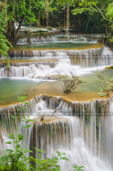 Huay Mae Kamin Waterfall at Kanchanaburi province, Thailand. Стоковое фото, агентство Ingram Publishing / Фотобанк Лори