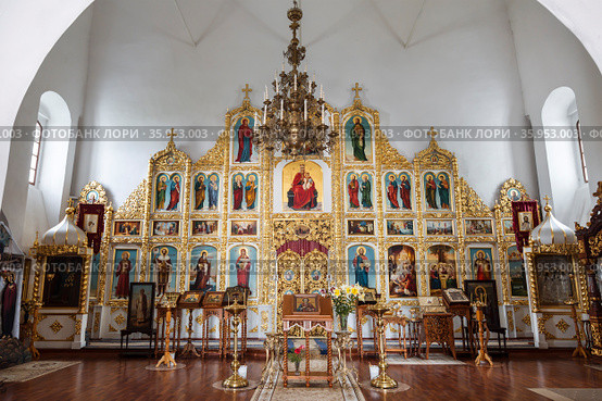 Iconostasis of the Cathedral of the Nativity of the Virgin in the Solotchensk Convent of the Nativity of the Virgin. Ryazan, Russia (2017 год). Редакционное фото, фотограф Наталья Волкова / Фотобанк Лори
