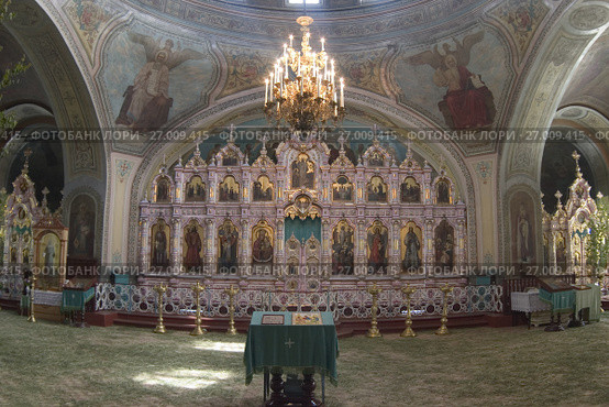 Иконостас храма Преображения Господня. Саввино город Железнодорожный (2005 год). Редакционное фото, фотограф Дмитрий Неумоин / Фотобанк Лори