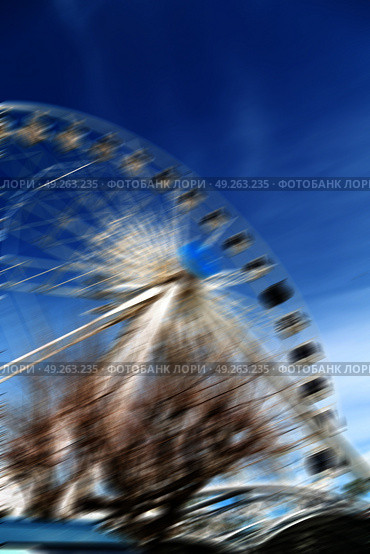 in south africa close up of the blur ferris weel  texture background and sky. Стоковое фото, агентство Ingram Publishing / Фотобанк Лори