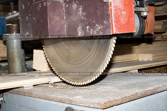 Industrial saw blade with serrations close up. Стоковое фото, фотограф Аксенова Вера / Фотобанк Лори