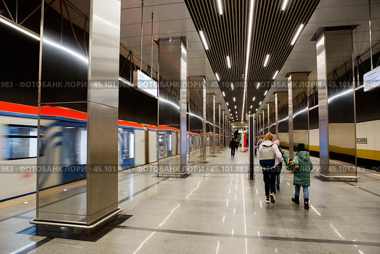 Интерьер станции метро "Косино" Московского метрополитена. Редакционное фото, фотограф Галина Савина / Фотобанк Лори