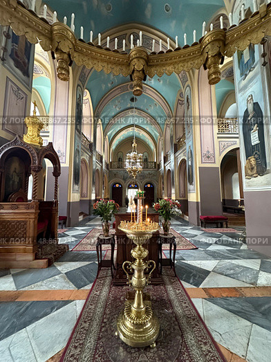 Interior of the Holy Trinity Cathedral in Jerusalem. Редакционное фото, фотограф Irina Opachevsky / Фотобанк Лори