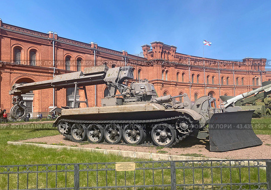Инженерная машина разграждения ИМР. Военно-исторический музей артиллерии, инженерных войск и войск связи Министерства обороны Российской Федерации, Санкт-Петербург (2023 год). Редакционное фото, фотограф Мария Кылосова / Фотобанк Лори