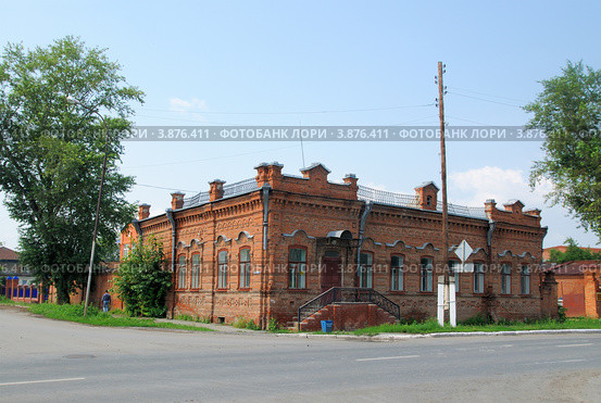 Ишим. Старинный одноэтажный каменный купеческий дом 19 века (2012 год). Стоковое фото, фотограф Александр Тараканов / Фотобанк Лори