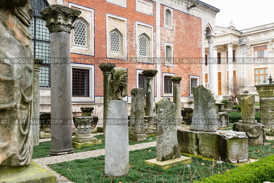Istanbul, Turkey - January 01, 2021: Remnants of ancient columns in the courtyard of Archaeological museum in Istanbul. Редакционное фото, фотограф Яков Филимонов / Фотобанк Лори