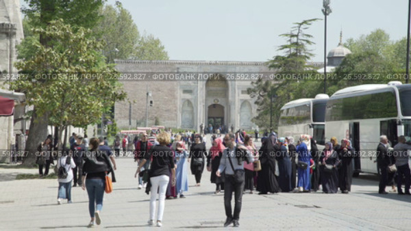 ISTANBUL TURKEY, JUNE 3 2017: Sultanahmet Square near Hagia Sophia Mosque. Редакционное видео, видеограф Илья Насакин / Фотобанк Лори