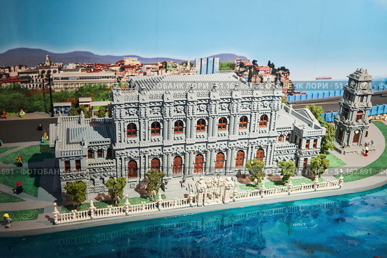 ISTANBUL, TURKEY - NOVEMBER 27, 2021: Lego Discovery Center at the Forum Istanbul Shopping Complex. Models of various famous architectural structures of Turkey and the world made of Lego. Редакционное фото, фотограф Наталия Кирсанова / Фотобанк Лори
