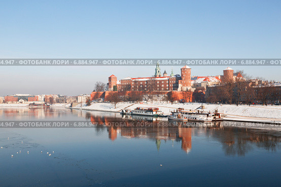 Исторический королевский замок Вавель в Кракове (2014 год). Стоковое фото, фотограф Наталья Волкова / Фотобанк Лори
