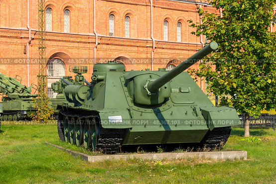 ИСУ-122 — советская тяжёлая самоходно-артиллерийская установка. Музей артиллерии, инженерных войск и войск связи. Санкт-Петербург. Редакционное фото, фотограф Александр Щепин / Фотобанк Лори