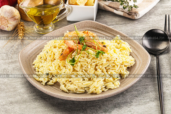 Italian pasta Orzo with prawn. Стоковое фото, фотограф Андрей Старостин / Фотобанк Лори