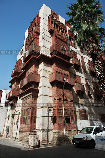 Jeddah, Saudi Arabia - 09 Mar 2020: The vintage house in Al-balad district, Jeddah, Saudi Arabia. Редакционное фото, фотограф Сергей Стрелков / Фотобанк Лори