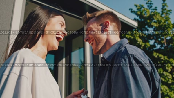 Joyful Moments: Two Friends Sharing Laughter and Happiness Amidst Nature in a Bright Outdoor Setting, Celebrating Bonding and Connection with Shared Experiences. Стоковое AI-видео, аниматор Владимир Федоров / Фотобанк Лори