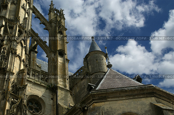 Кафедральный собор (Notre Dame) из Санлиз, Уаза, Пикардия, Франция (2012 год). Стоковое фото, фотограф Владимир Журавлев / Фотобанк Лори