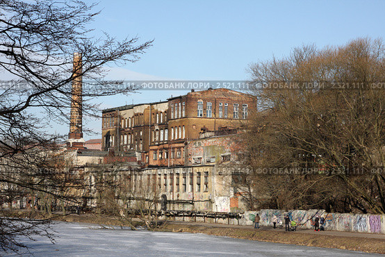 Калининград. Корпуса ликеро-водочного завода на Нижнем пруду (2011 год). Стоковое фото, фотограф Наталья Белотелова / Фотобанк Лори