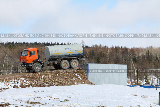 КамАЗ-водовоз (2015 год). Редакционное фото, фотограф Валерий Акулич / Фотобанк Лори