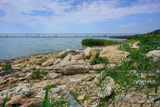 Камни на берегу Таганрогского залива Азовского моря. Стоковое фото, фотограф Сергей Авдеенко / Фотобанк Лори