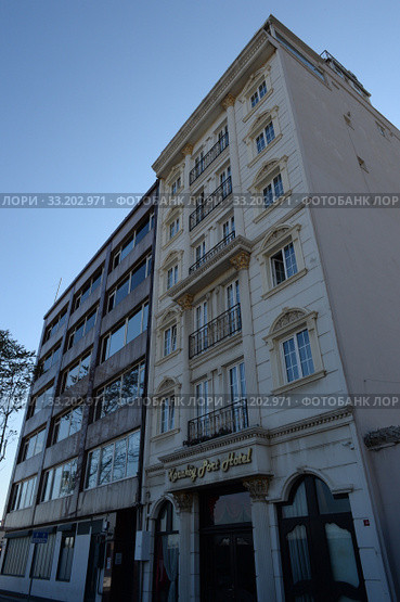 Karakoy Port Hotel на улице Кылыч Али Паша в старом районе Бейоглу Стамбула (2019 год). Редакционное фото, фотограф Free Wind / Фотобанк Лори